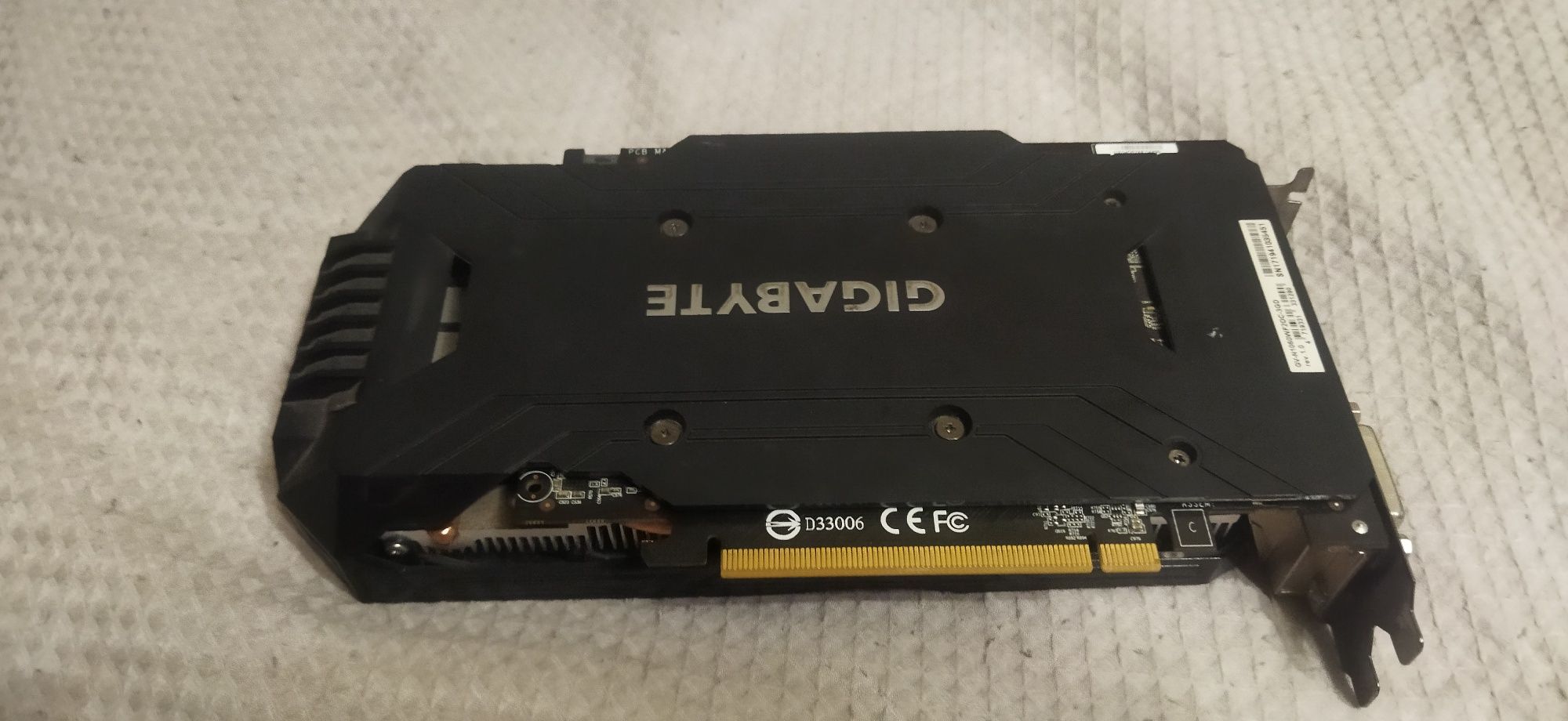 Продам видеокарту Gigabyte GTX 1060 3 gb