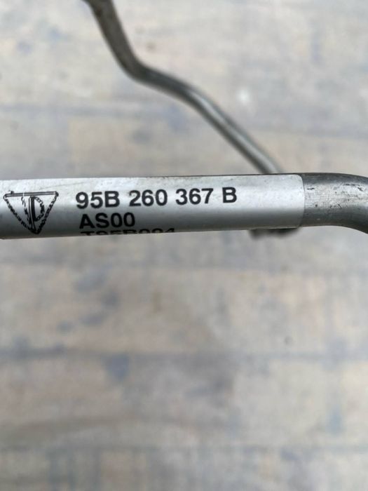 Macan 95b трубка охолодження 95b260367b