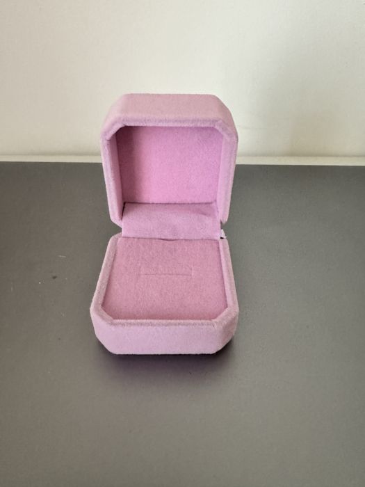 Caixa para Anel em veludo rosa chic - artigo novo 2024