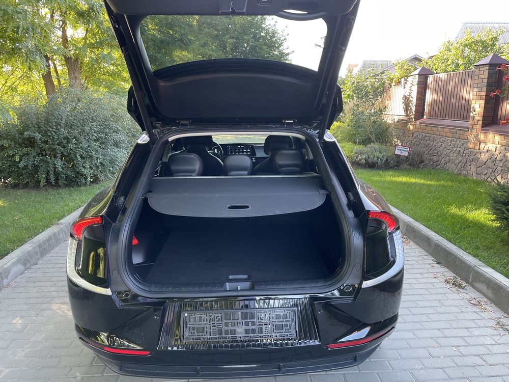 Продам Kia EV6 електромобіль з запасом ходу в 550км
