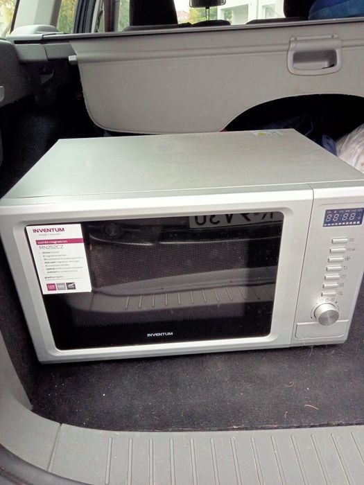 Kuchenka mikrofalowa z grillem, sprawna