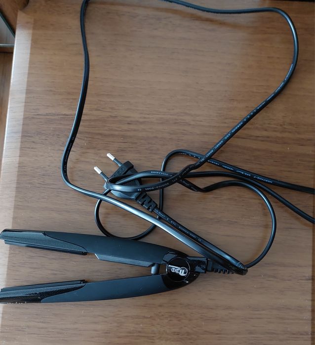 Міні-праска для волосся