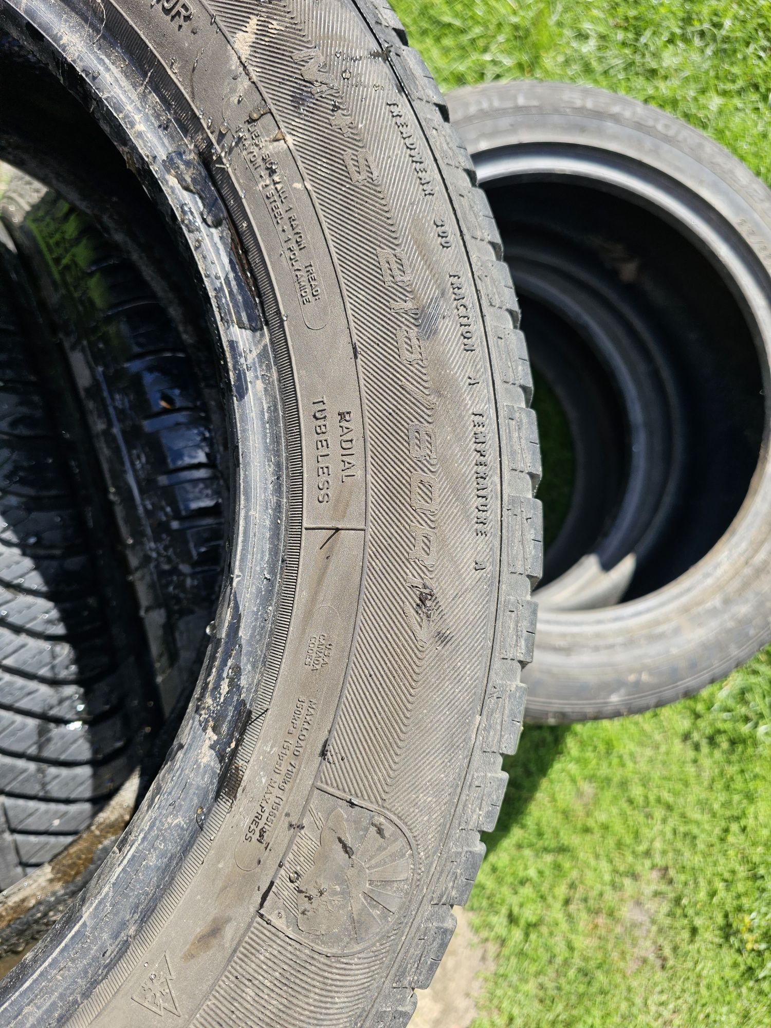 Opony wielosezonowe Goodyear 215/60R17