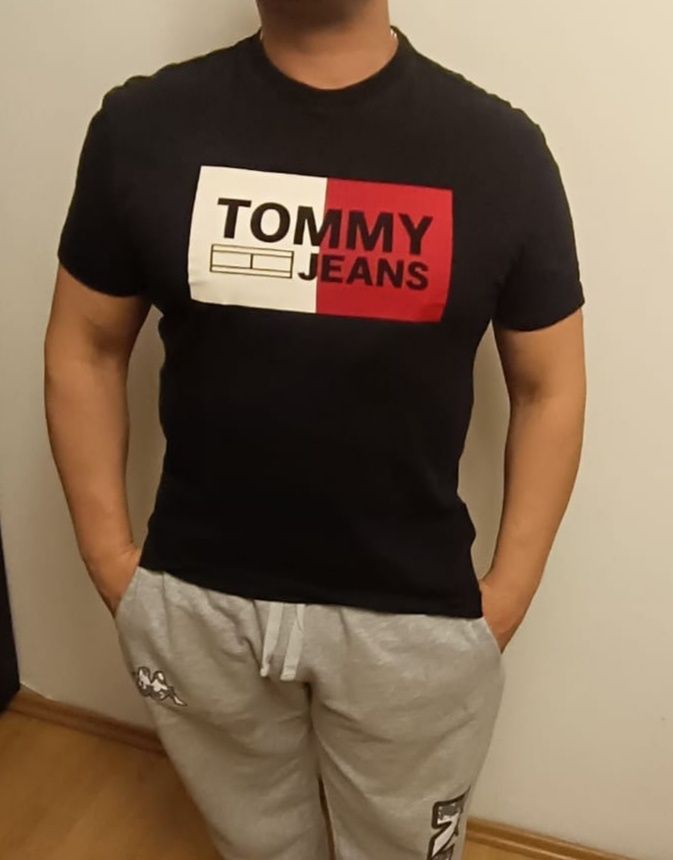 T-shirt Tommy Hilfiger czarny M