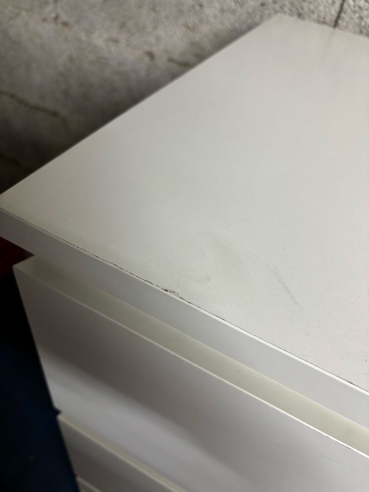 Malm 4 gavetas IKEA