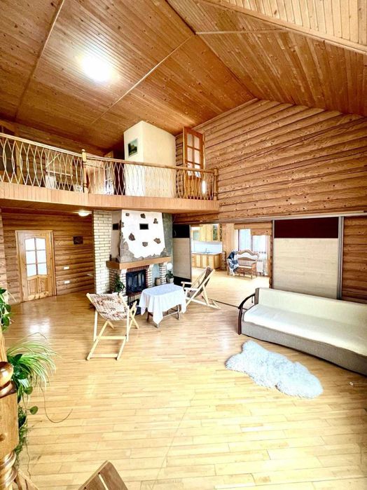 Продаж будинку, вулиця Білогорща