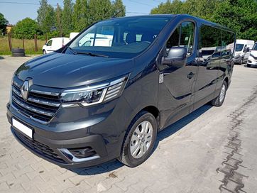 Wynajem busa Renault Trafic/2023r/ 150KM/9 osobowy/pełne wyposażenie/