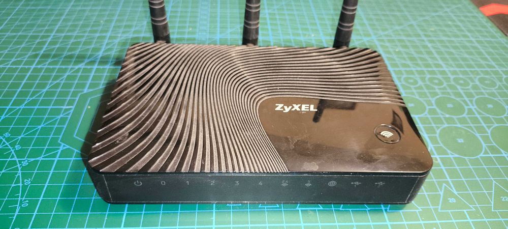 Роутер Zyxel Ultra
