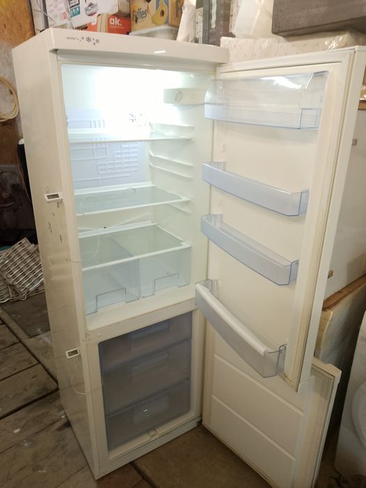 Продам холодильник  zanussii