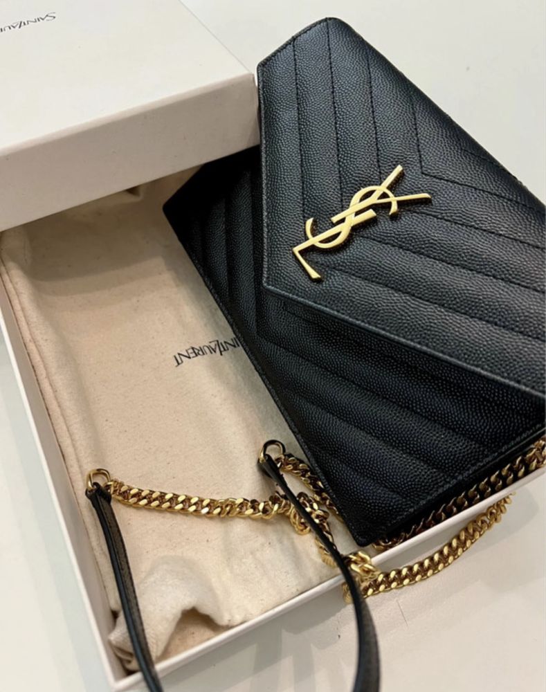 YSL mala preta WOC
