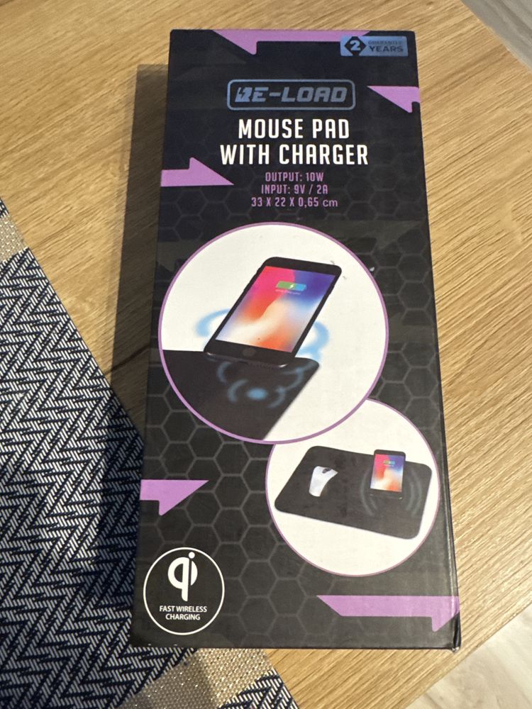 Podkladka  pod mysz z ladowarkom