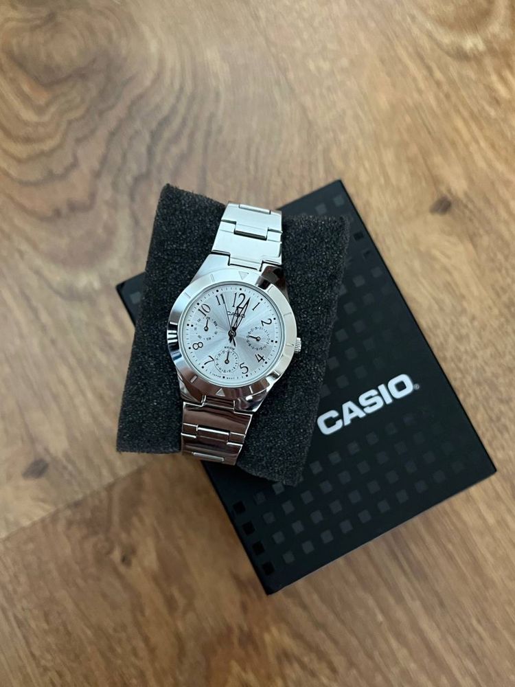 Casio LTP-2069D-7A2