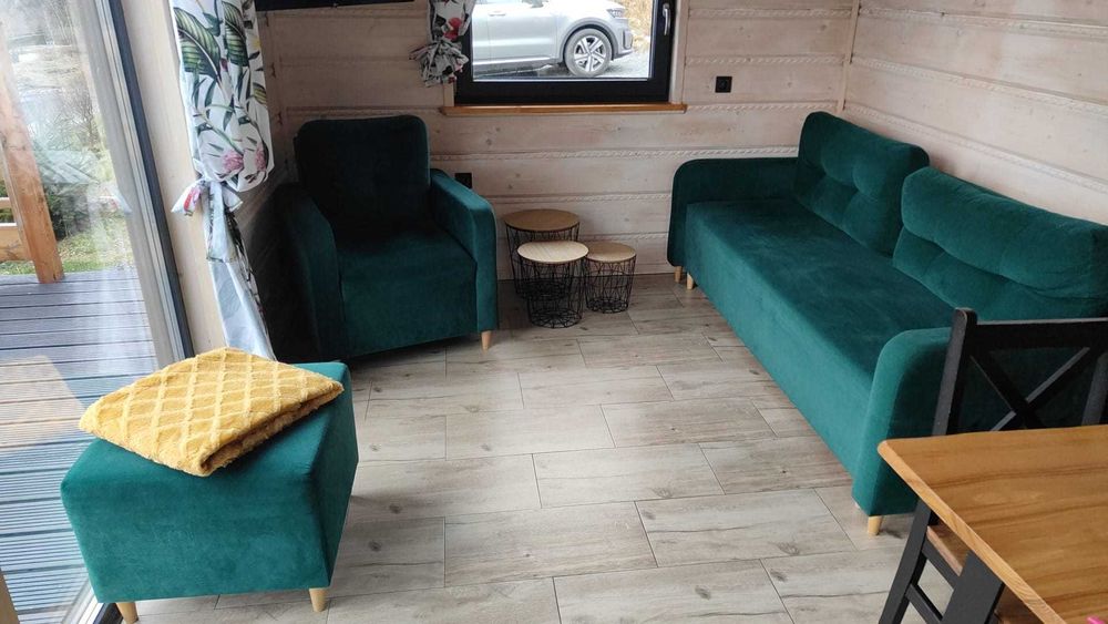 Zestaw wypoczynkowy kanapa rozkładana, fotel i pufa