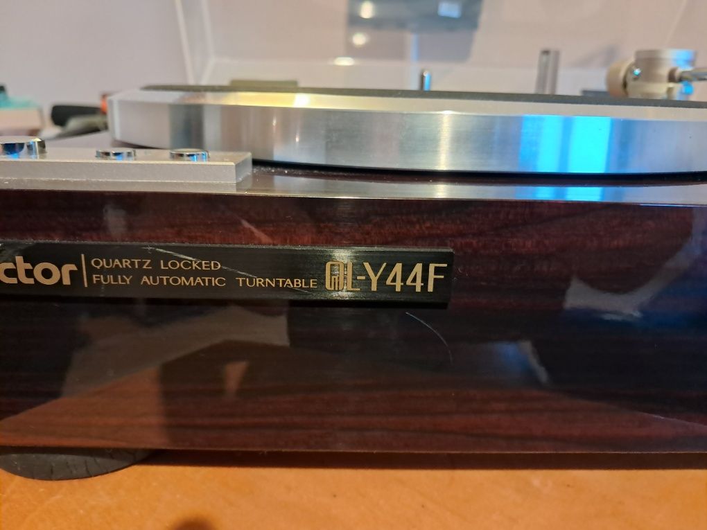 Gramofon Victor ql y44f