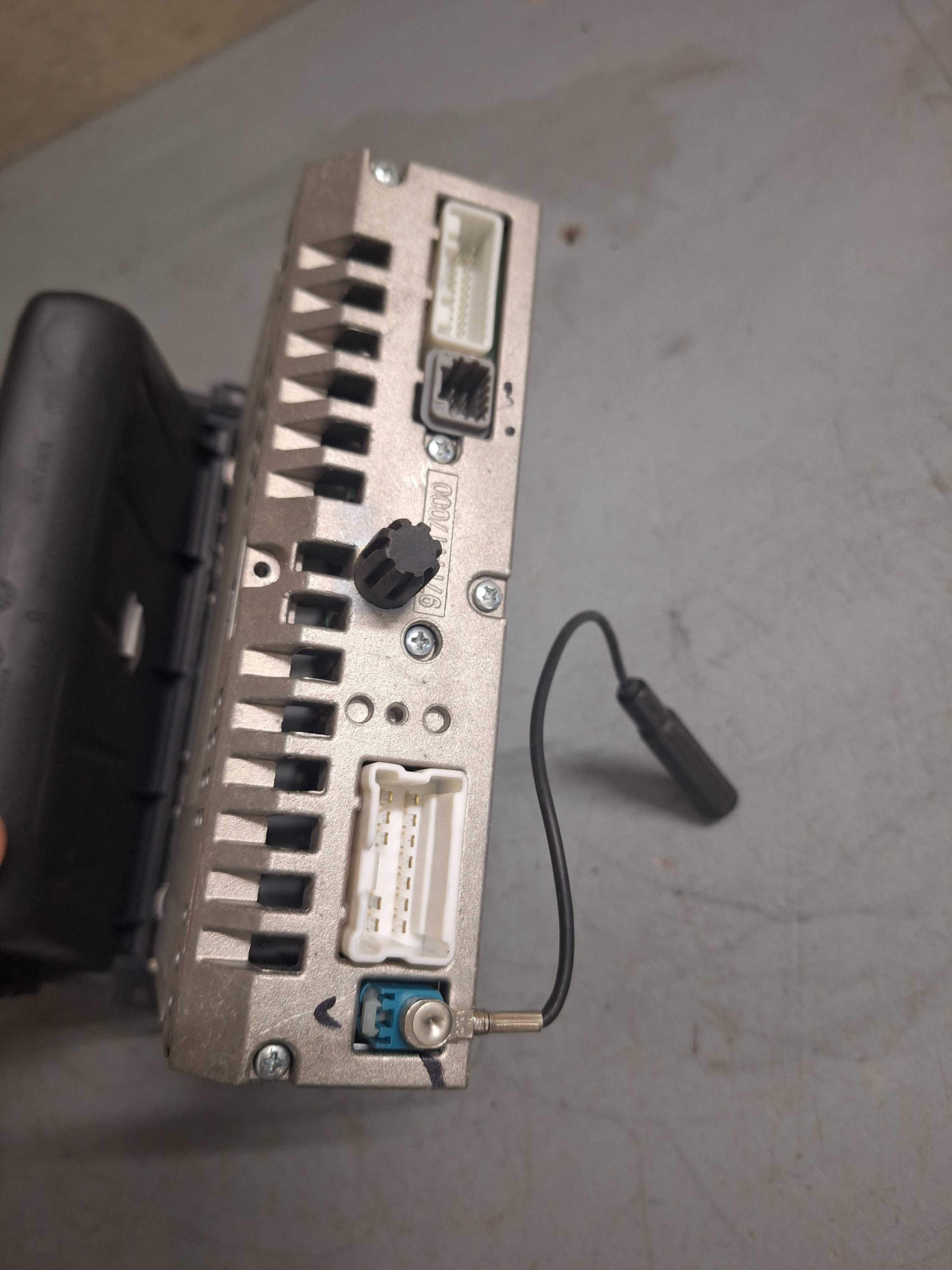 Radio cd vivaro trafic primastar 10-14r