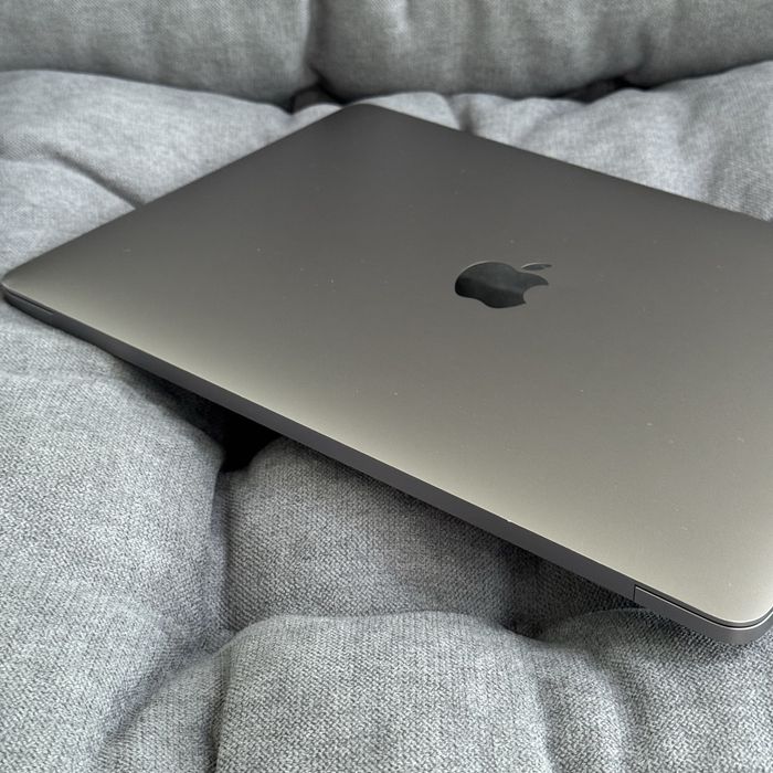 Apple macbook pro 13 2021 M1 256gb