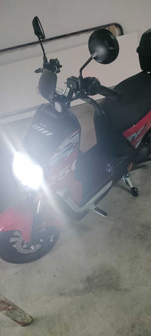 Troco scooter elétrica zero por carro