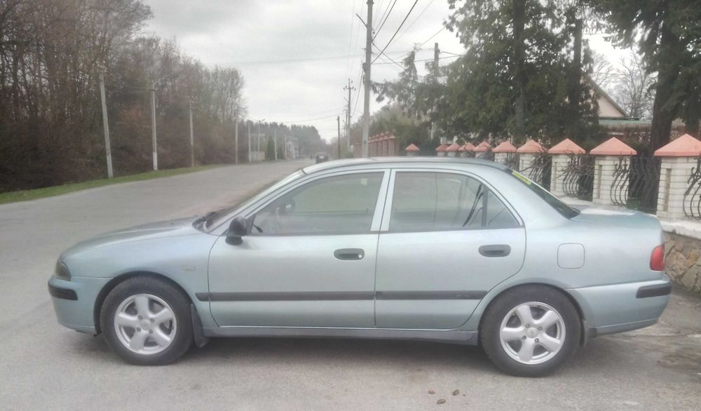 Mitsubishi Carisma 1.6 MT 2003