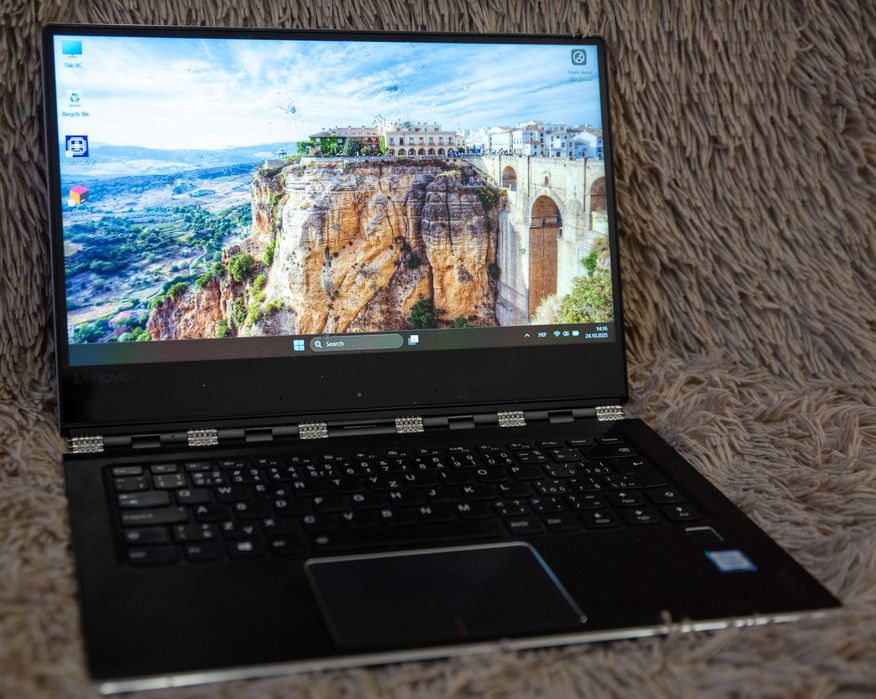 Lenovo N23 Yoga та FUJITSU LifeBook U748 на запчастини чи під відновле