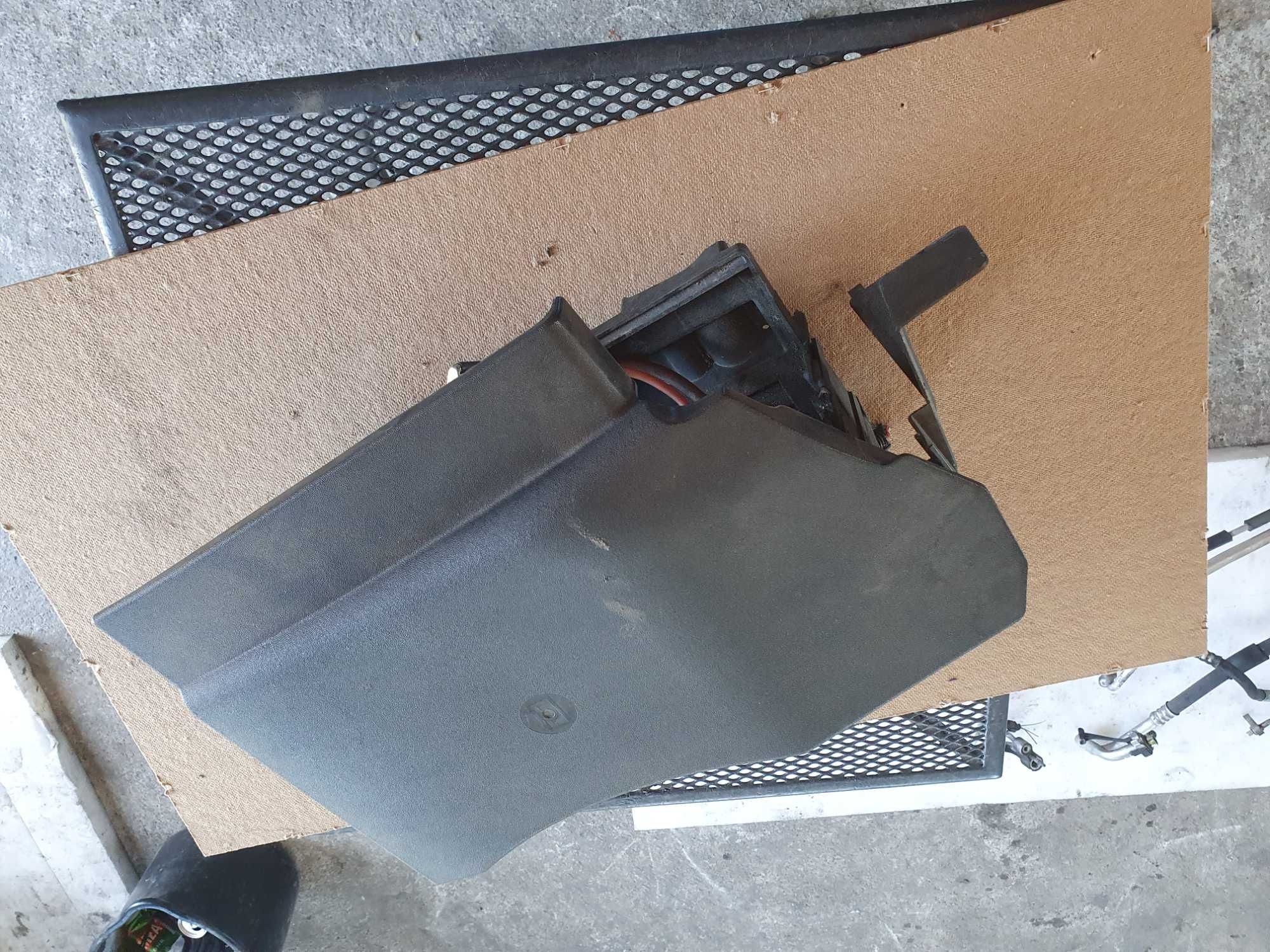 Obudowa podstawa pokrywa klema akumulatora Opel Signum Vectra c 03r