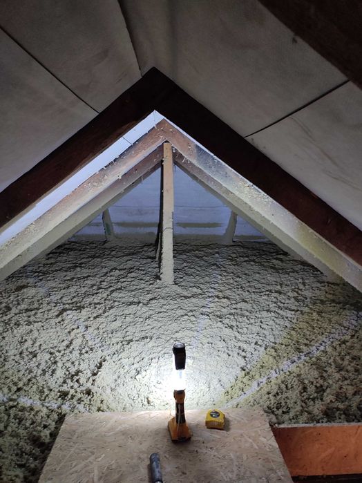 Ocieplenie Poddasza Stropu Wstrzykiwanie Nadmuch Wełny Celulozy