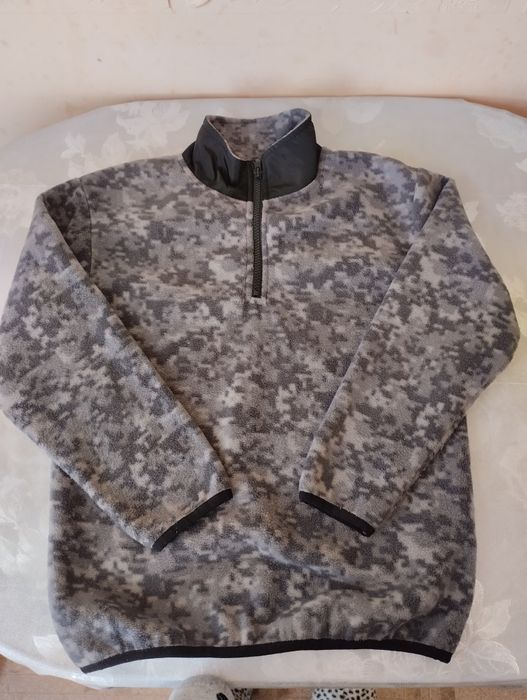 Толстовка на мальчика 7-9 лет