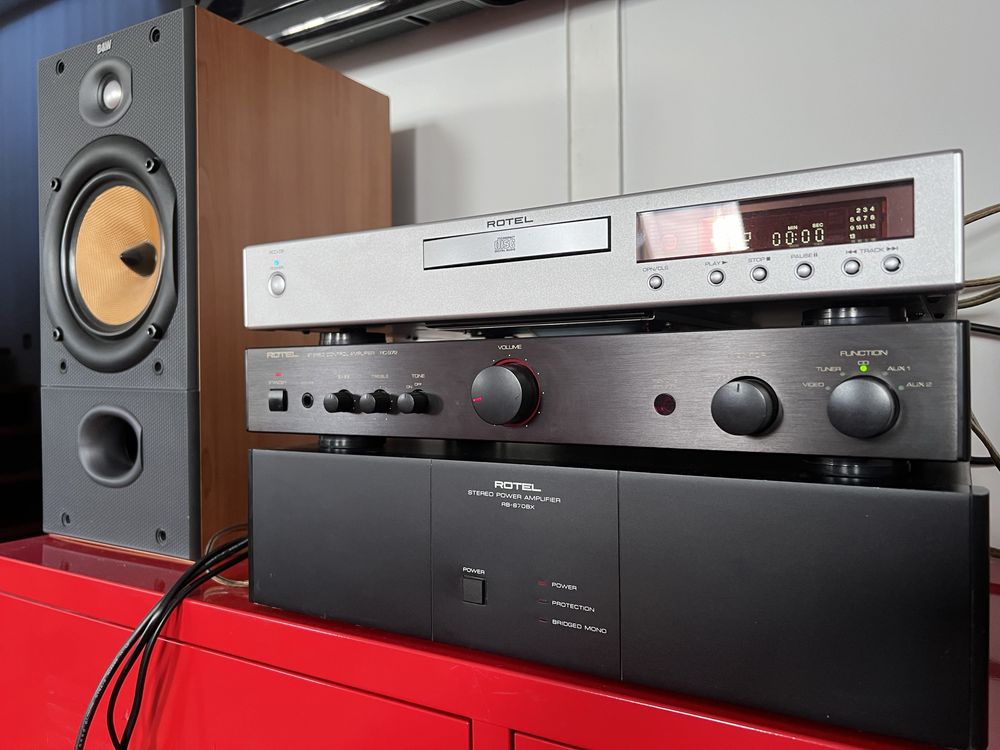 Zestaw stereo Rotel z głośnikami B&W DM 602 S2