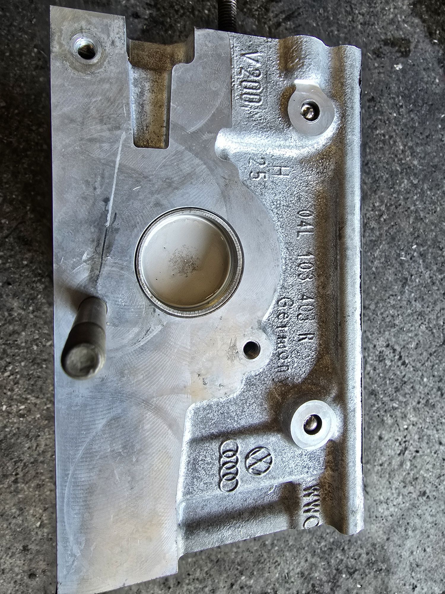 Głowica silnika MAN TGE VW CRAFTER 04L103403R