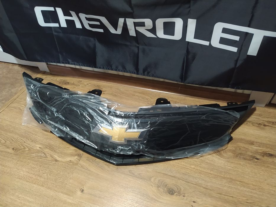 Chevrolet Bolt 17-21р решітка гриль ОРИГІНАЛ Болт 42497949 в НАЯВНОСТІ