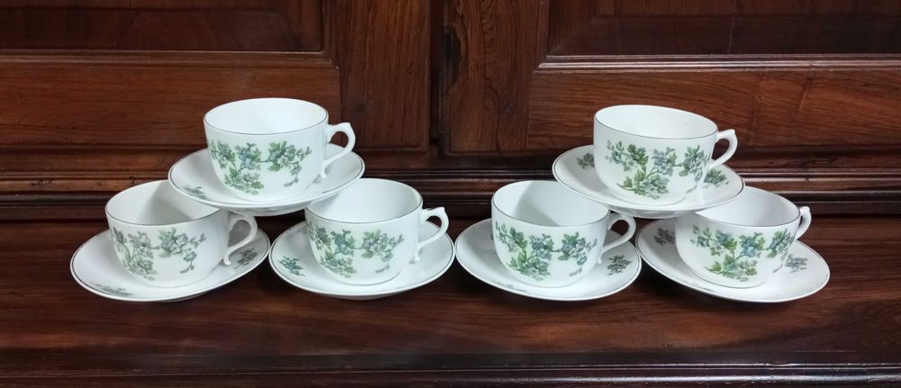 Antigo conjunto de 6 chávenas de chá com pires Vista Alegre