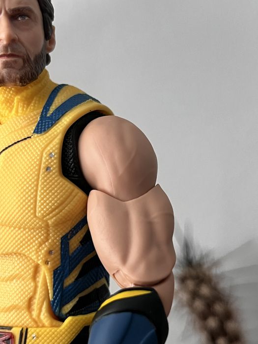 Marvel Legends Wolverine + Manipple Studio