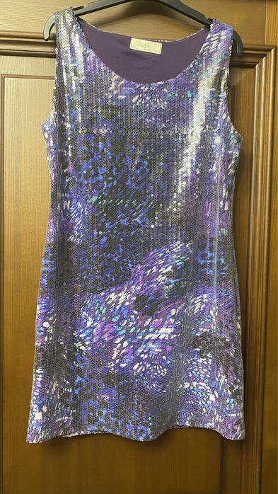 Продам платье с паетками фирмы Wallis