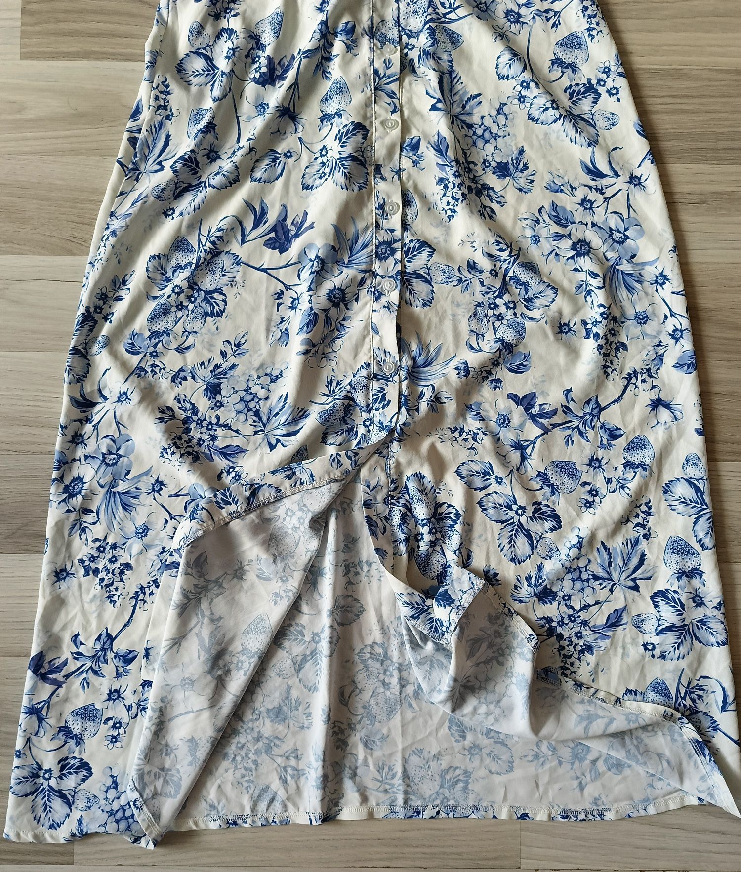 Dorothy Perkins letnia sukienka na ramiączkach biała w owoce kwiaty 40