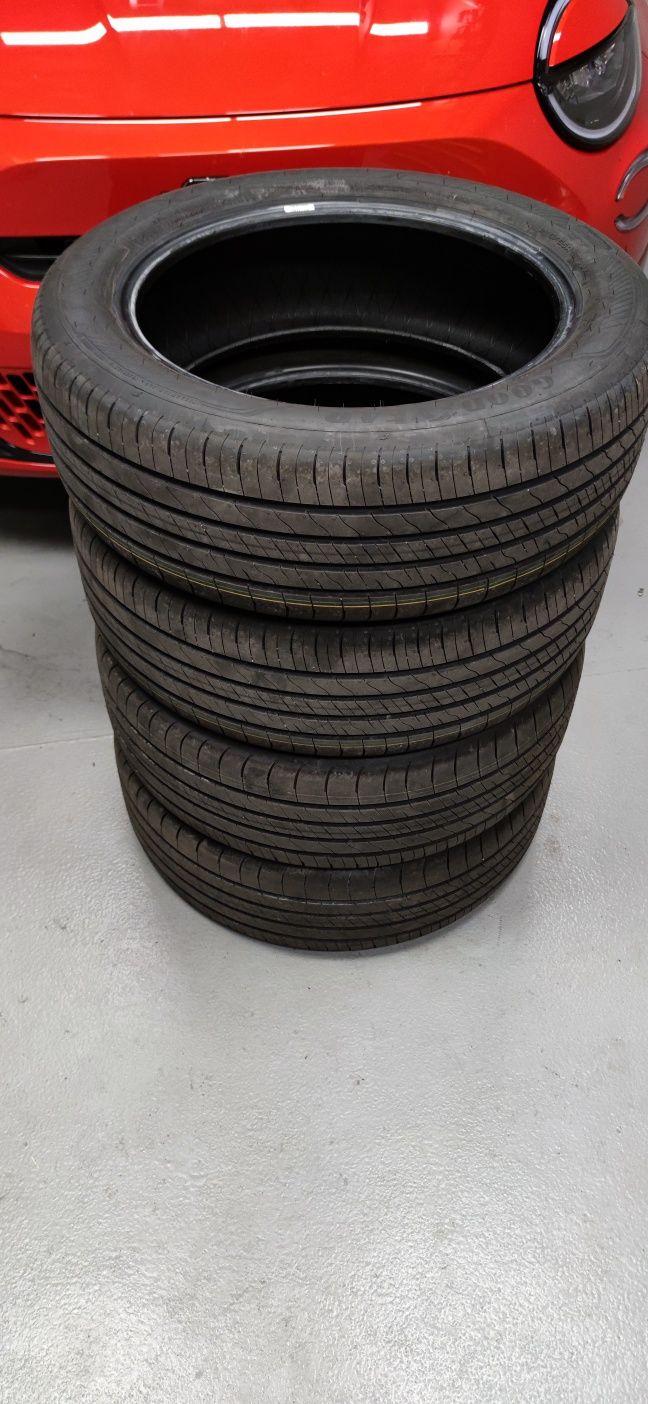 Goodyear Efficientgrip Performance 2 215/55 R18  99V XL