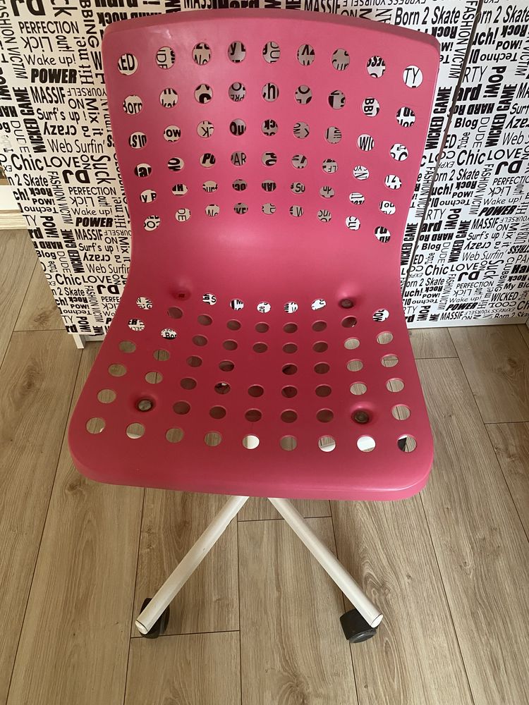 Fotel biurowy różowy ikea