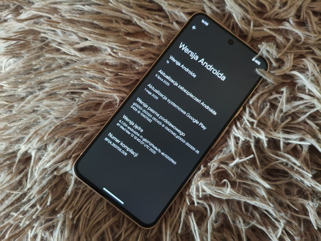 Google Pixel 8 128 GB kremowy, stan idealny