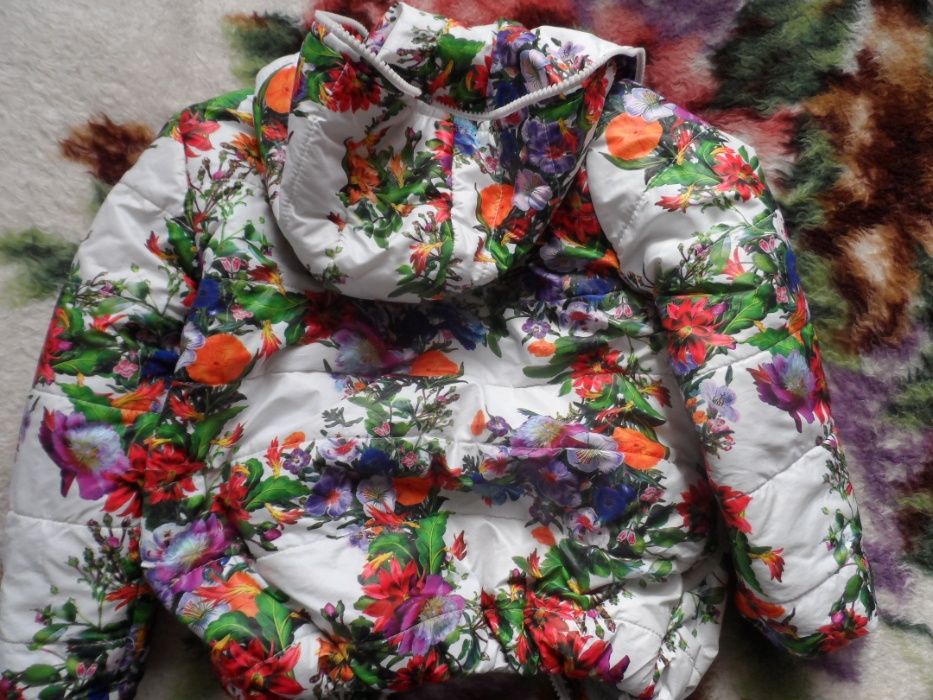 Продам курточку для дівчинки демі