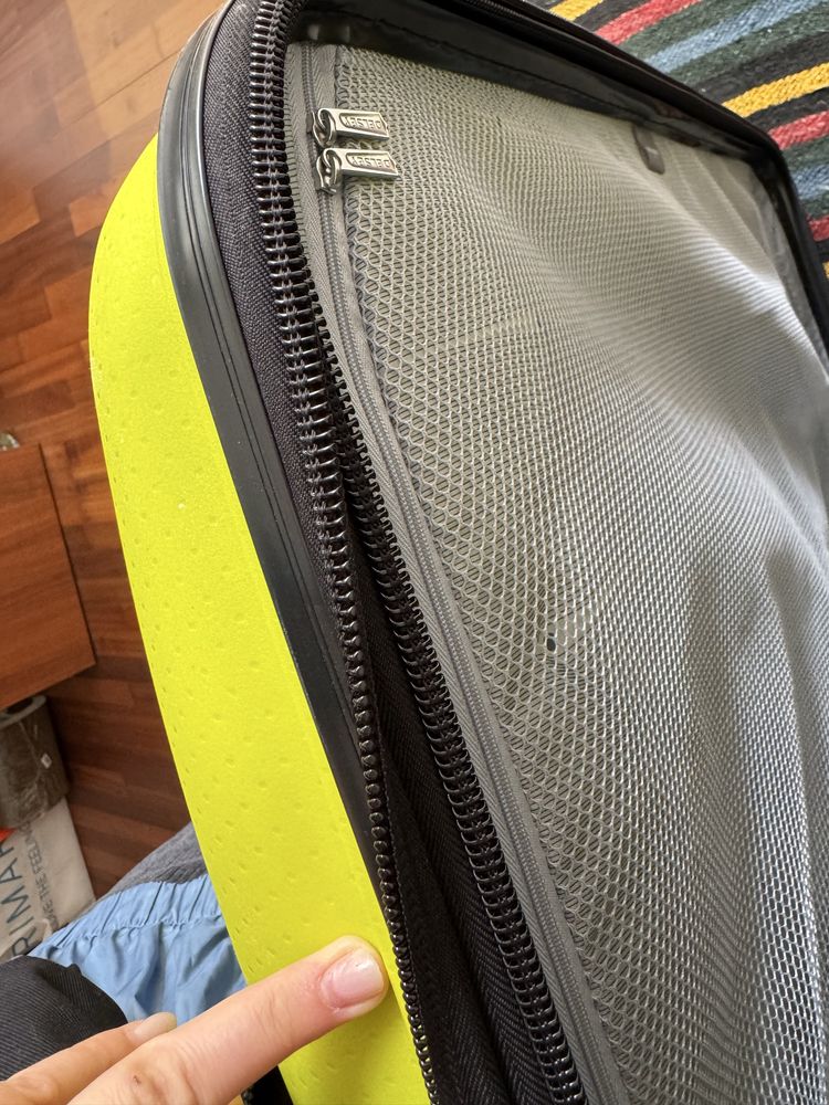 Продається валіза Delsey Paris 123L в чудовому стані