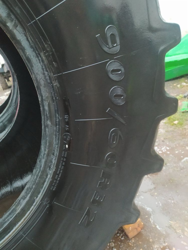 Шини 900/60r32