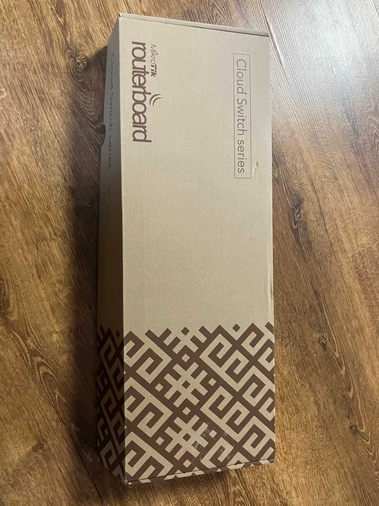Switch MikroTik CRS326-24G-2S+RM