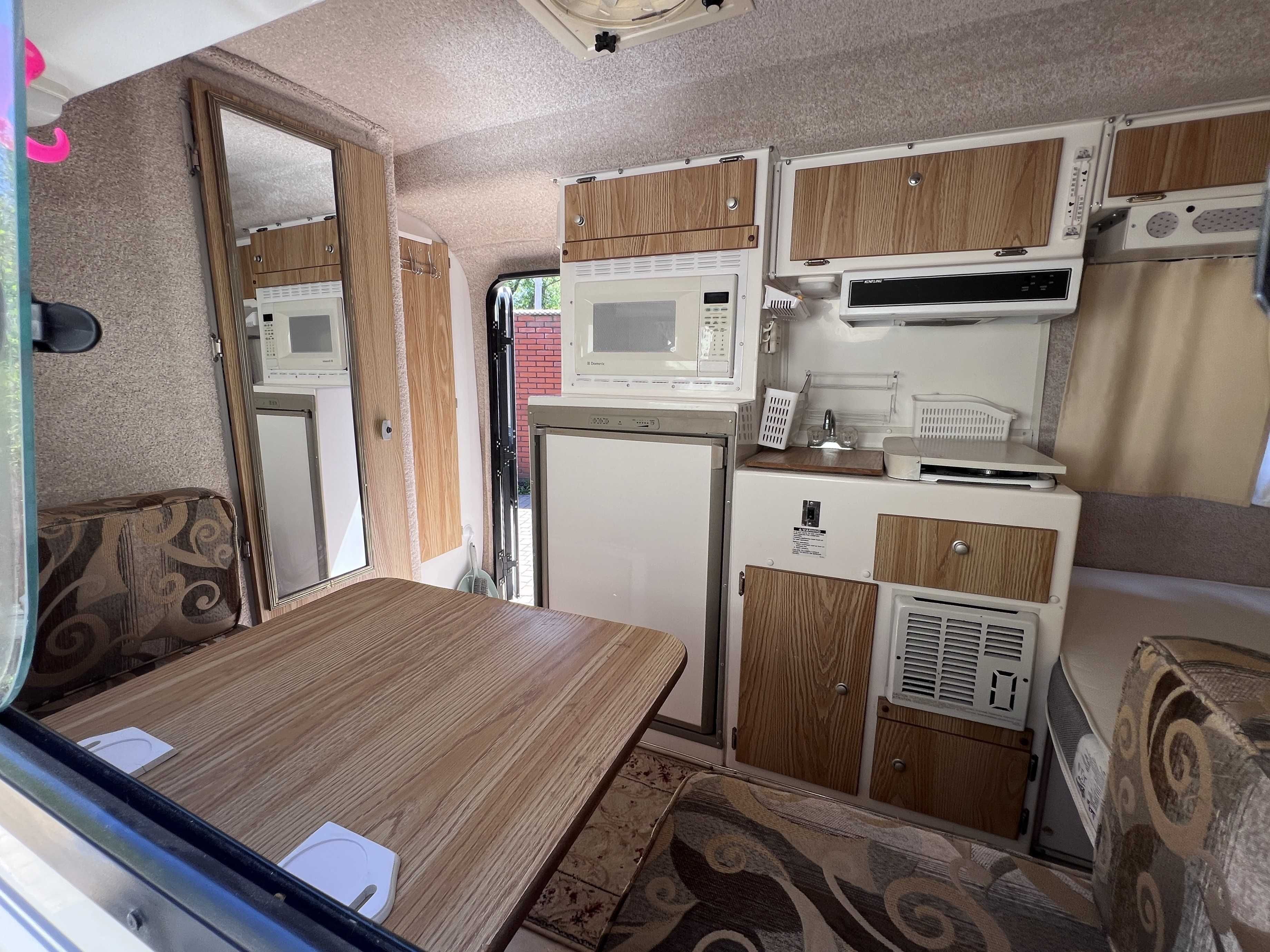 автодом Casita Spirit Deluxe 17ft склопластик