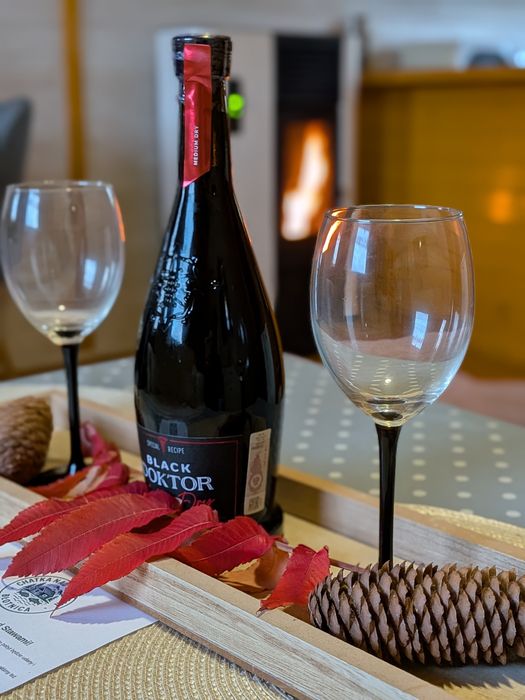 Chatka Nad Stawami –  domek nad wodą, wśród łąk gór, stawów i lasów,