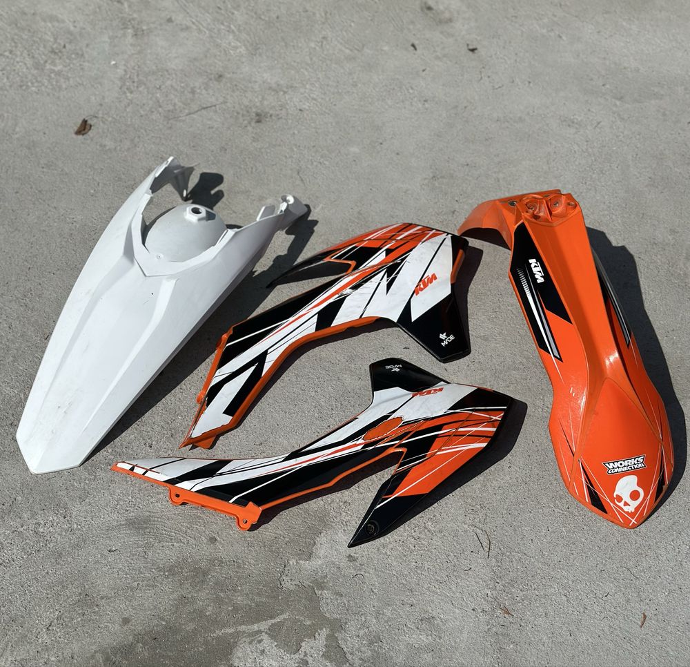 Orginalne plastiki ktm, komplet boczki ogon blotnik [sx exc]