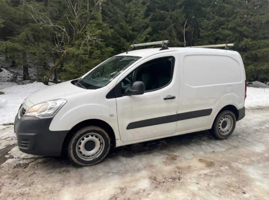 Wynajem bus Peugeot Partner