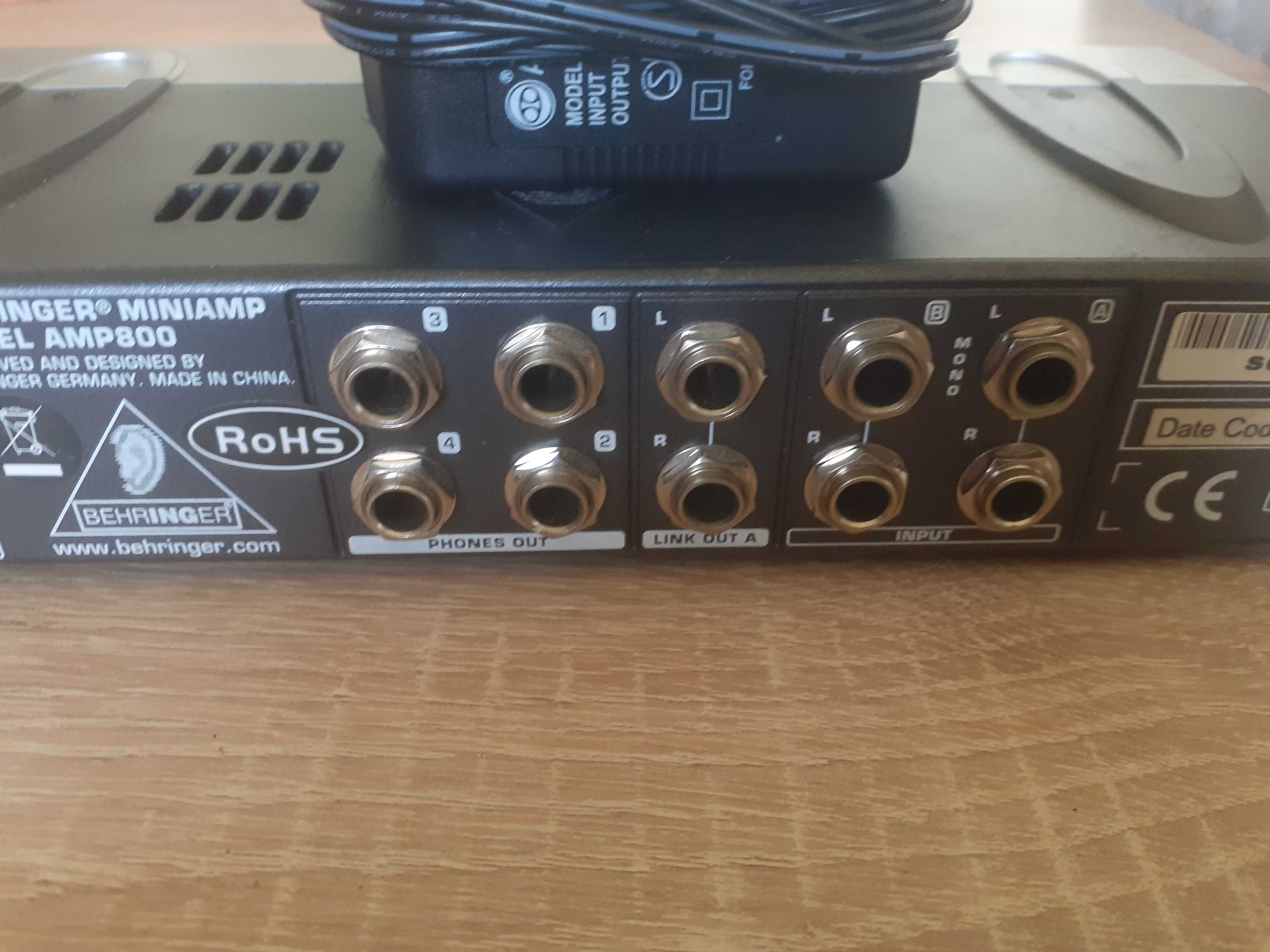 Wzmacniacz słuchawkowy Behringer Mini Amp 4ch