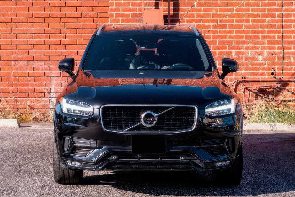 Volvo XC90 T6 R-Design      2018