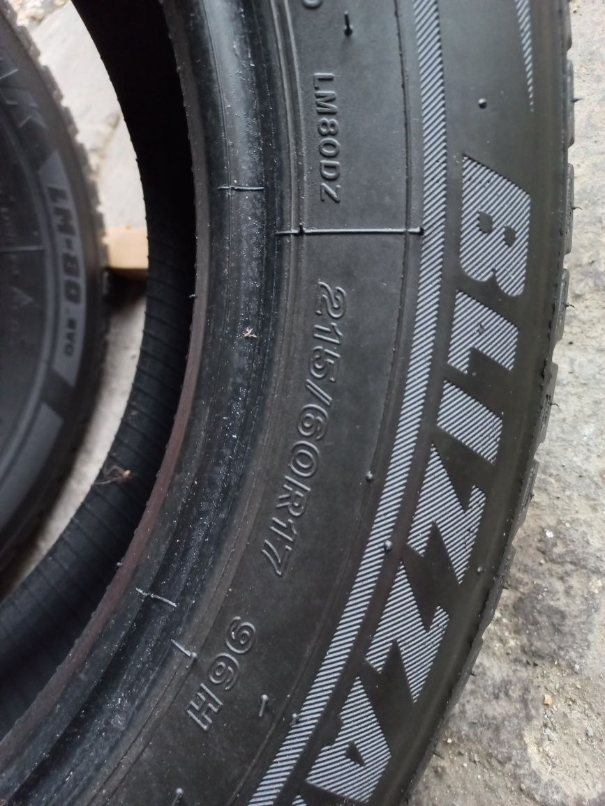 Opony zimowe Bridgestone 215 60 ,17 bieżnik 5-6 mm 4 szt