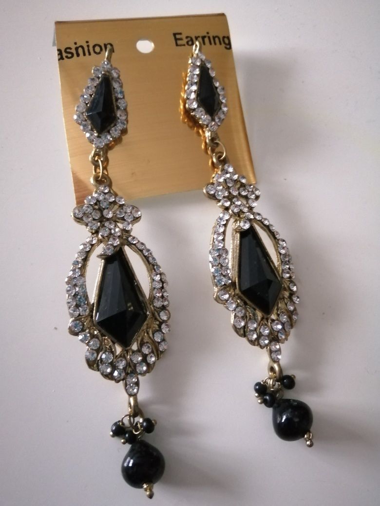 Kolczyki zdobione kryształkami z dodatkiem czerni długie eleganckie
