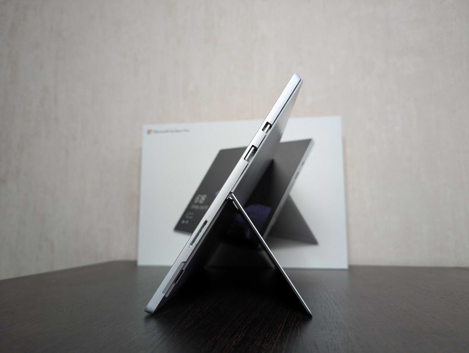 Microsoft Surface Pro 5 8/256gb Intel i5-7300u