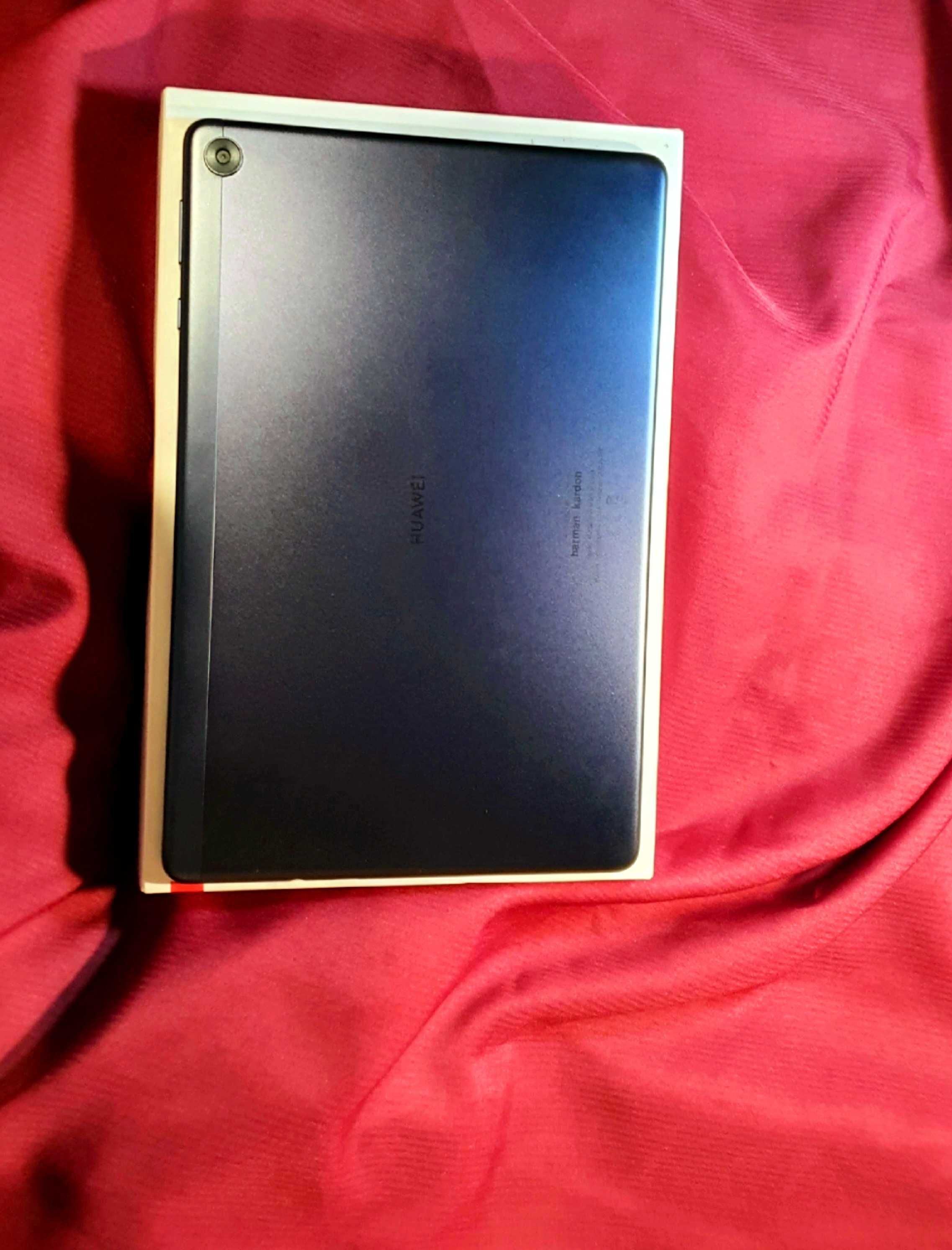 Продам новый на гарантии планшет 10" от Huawei
